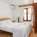 Nyaraló Nikita Traditional House Hriszí Aktí Haniá